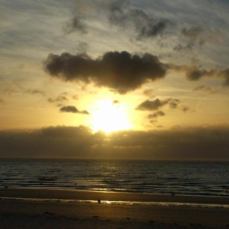 "Le Cocon D'Estelle" Grand Studio Vue Mer, 30M De La Plage Villers-sur-Mer Luaran gambar